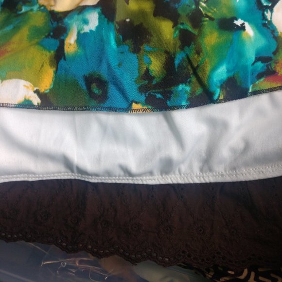 Maurices sleeveless green turqoiuse yellow flowers - Picture 10 of 10